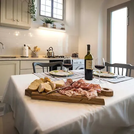 Apartment Tosca's House Palaia