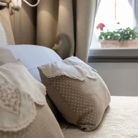 Tosca's House Apartment Palaia