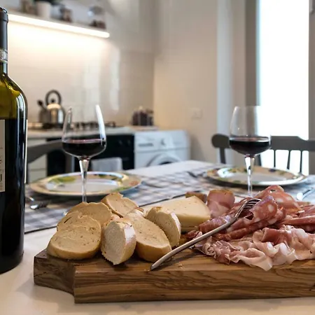 Tosca's House Apartment Palaia